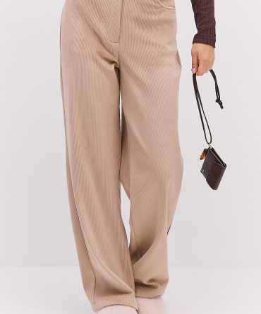 Жіночі класичні штани з утепленого вельвету бежеві