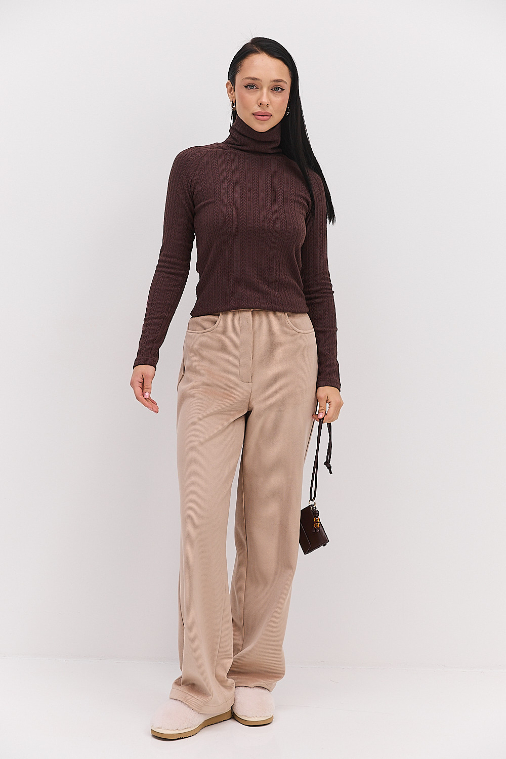Жіночі класичні штани з утепленого вельвету бежеві
