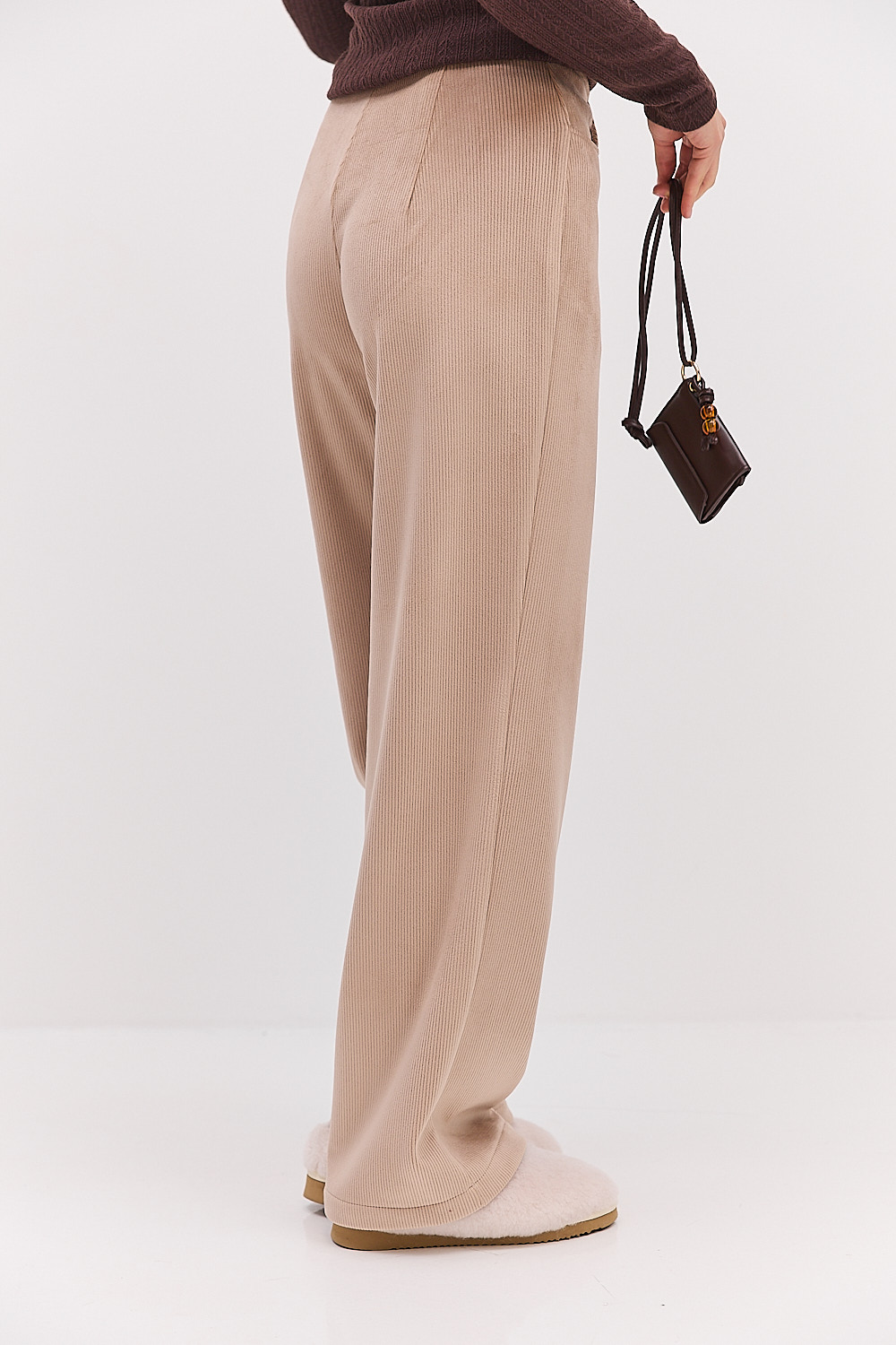 Жіночі класичні штани з утепленого вельвету бежеві