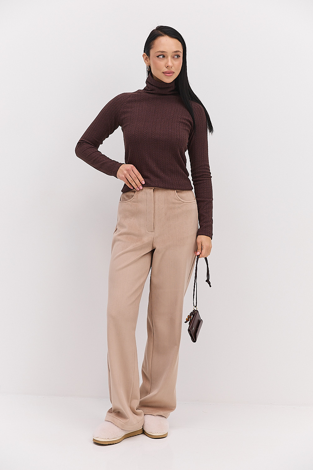 Жіночі класичні штани з утепленого вельвету бежеві