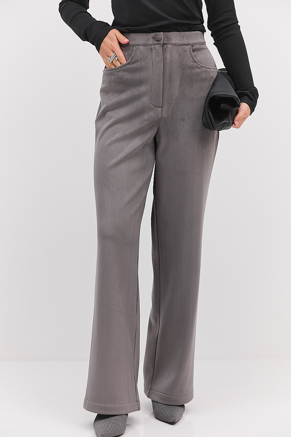 Жіночі класичні штани з утепленого вельвету сірі