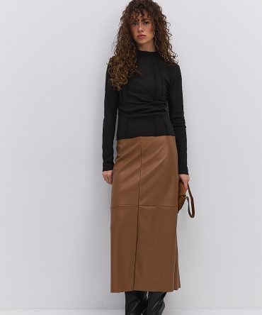 Жіночий флісовий лонгслів чорний з вертикальними швами навиворіт