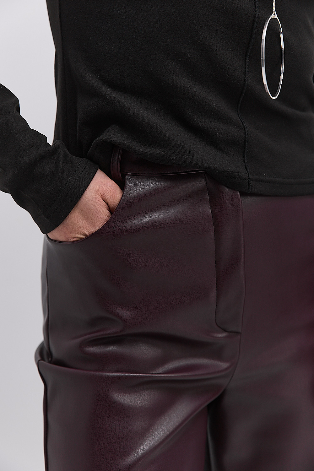 Жіночий флісовий лонгслів чорний зі швами навиворіт