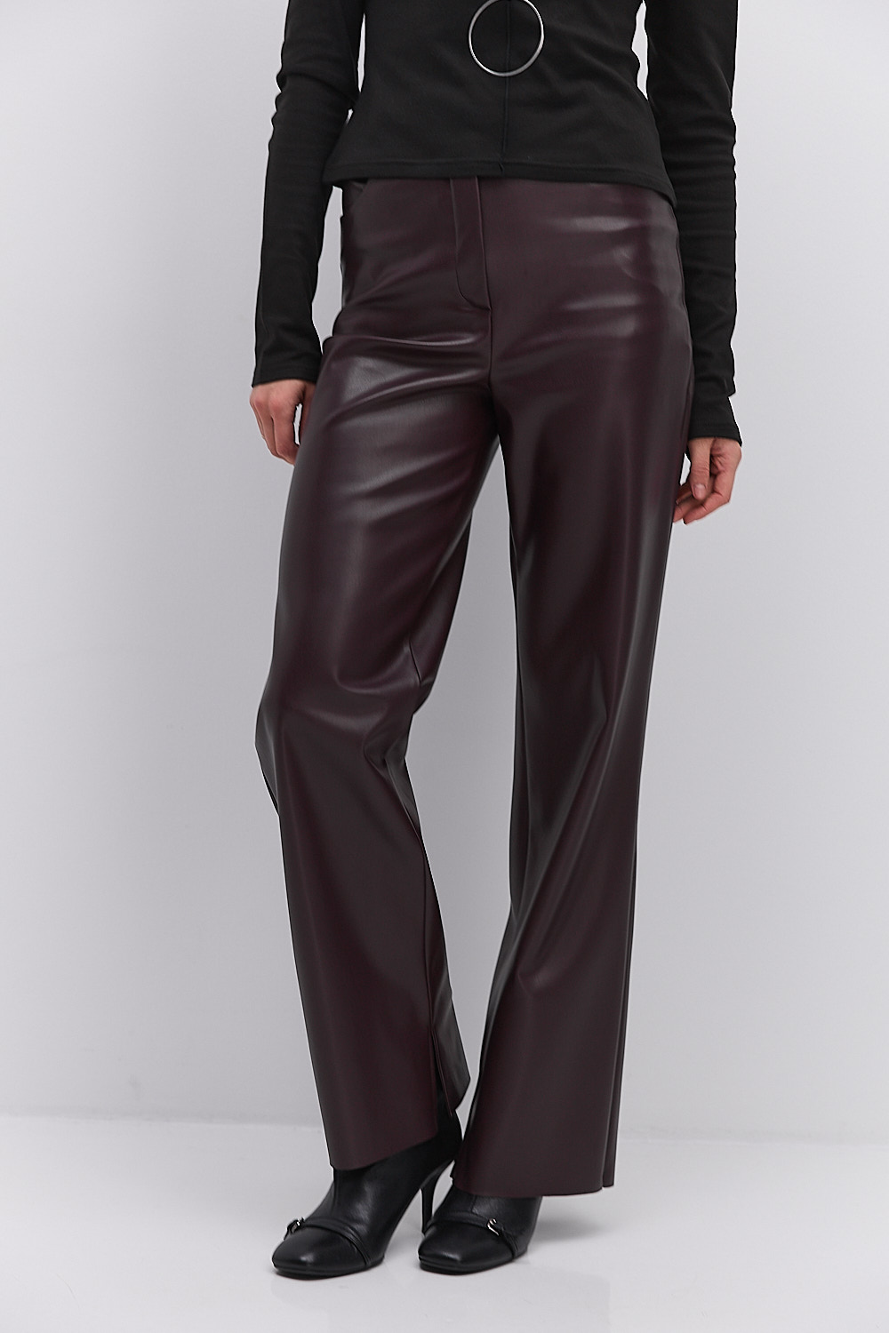 Жіночі шкіряні штани бордові з розрізами внизу