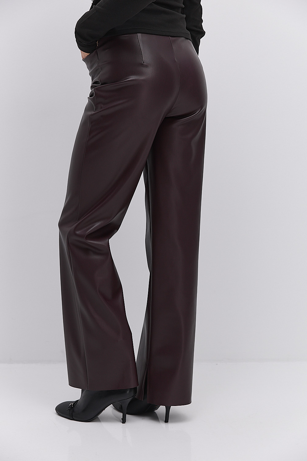 Жіночі шкіряні штани бордові з розрізами внизу