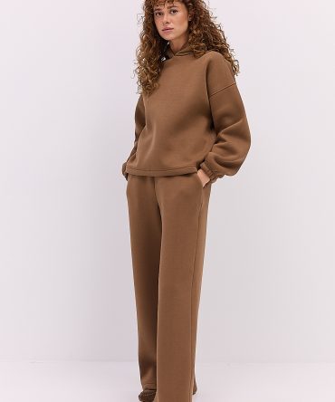 Жіночий спортивний костюм з теплого трикотажу коричневий