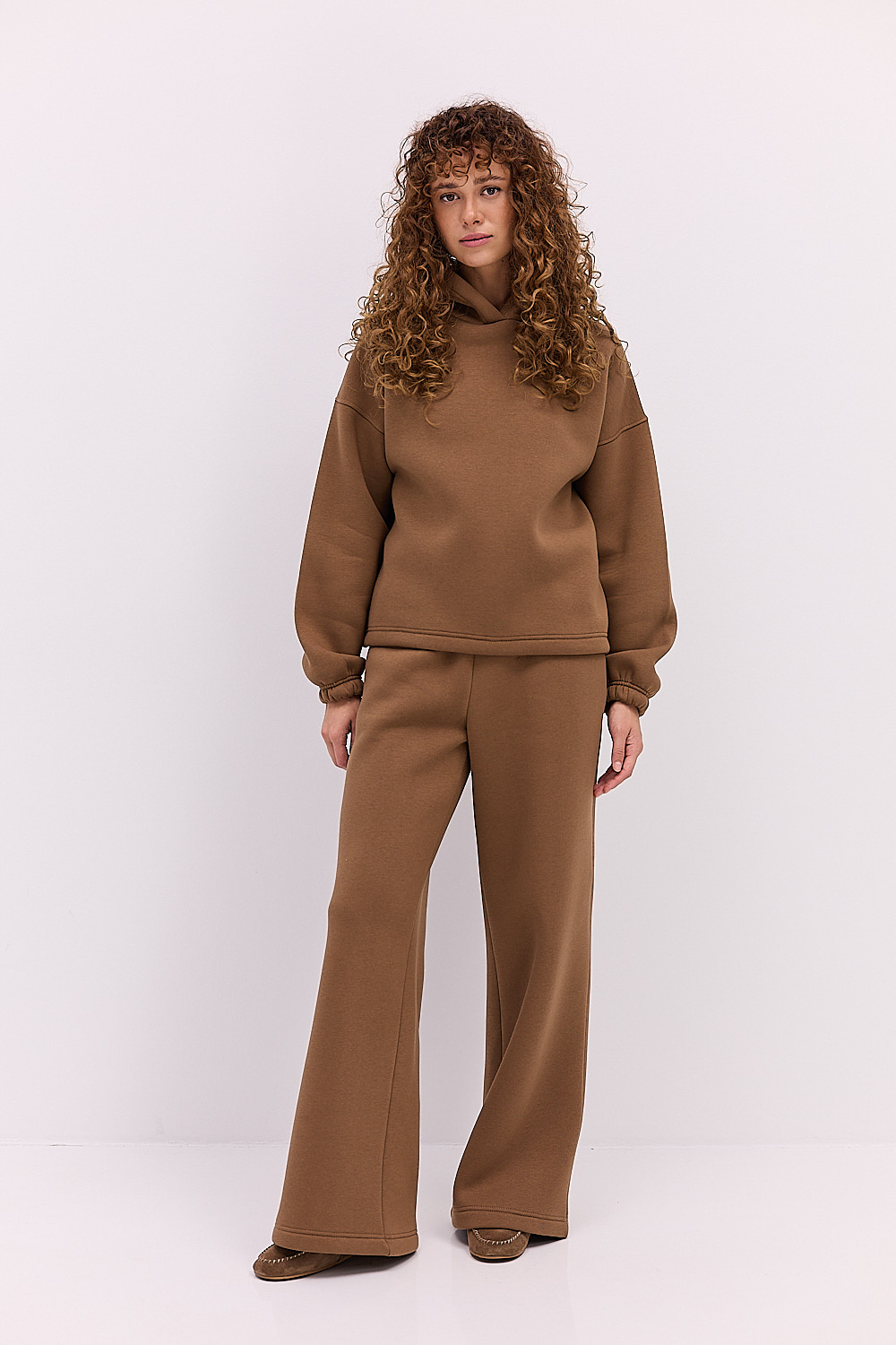 Жіночий спортивний костюм з теплого трикотажу коричневий