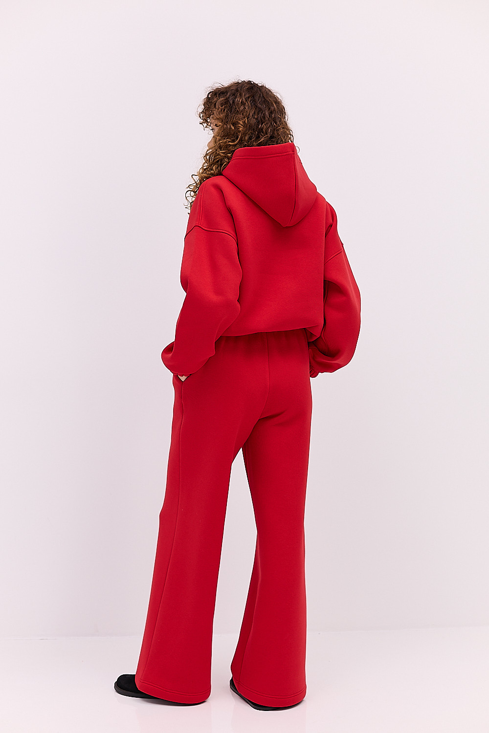 Жіночий спортивний костюм з теплого трикотажу червоний