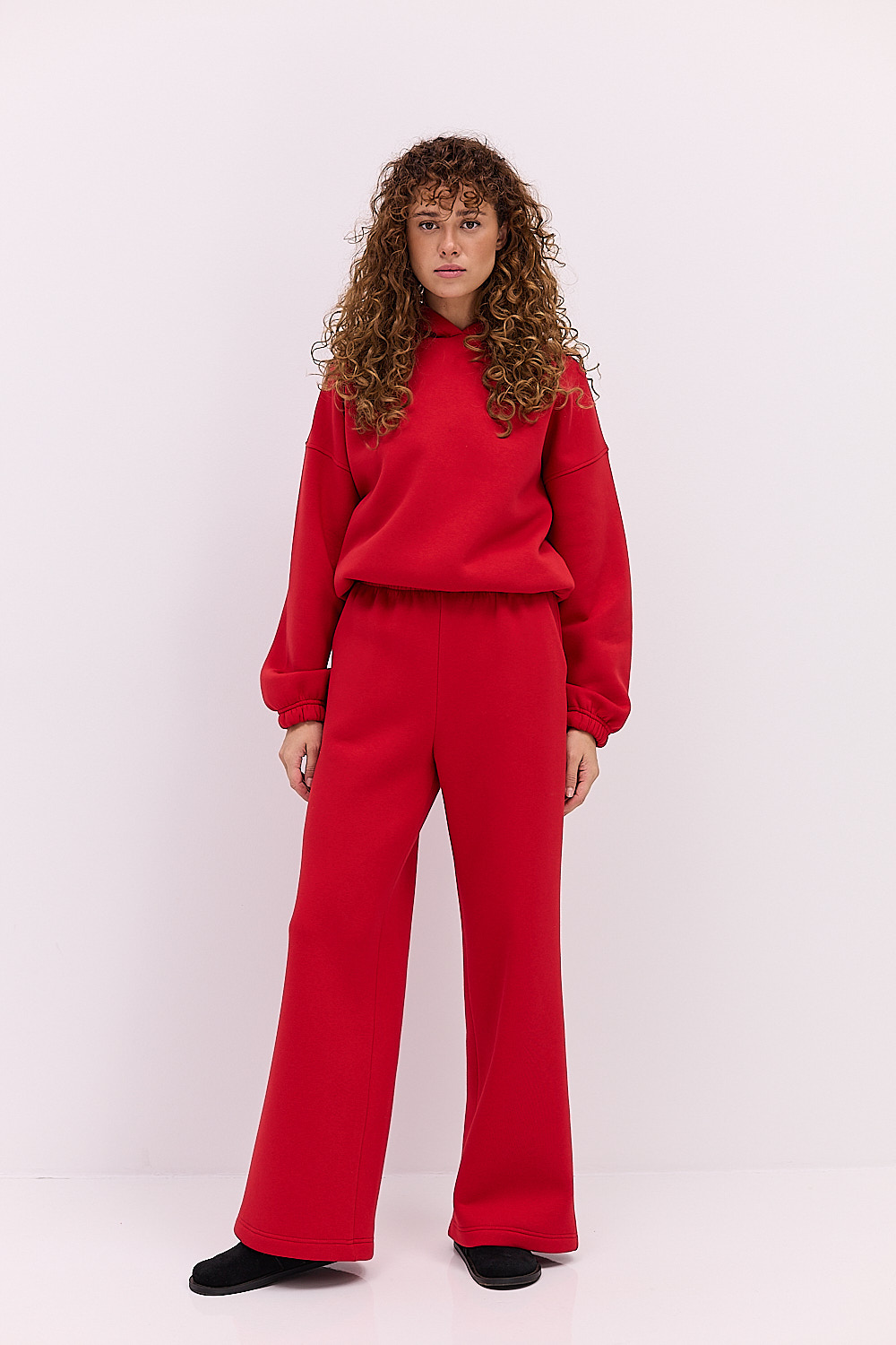 Жіночий спортивний костюм з теплого трикотажу червоний