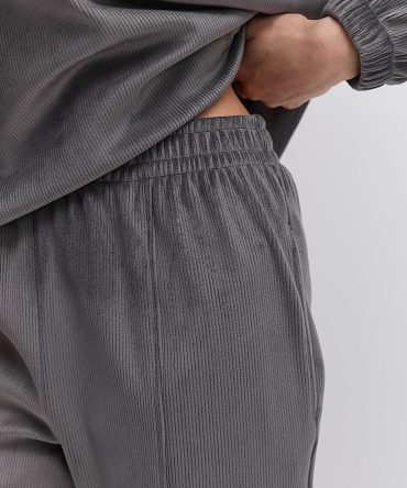 Жіночий спортивний костюм з вельвету на флісі сірий