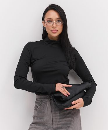 Жіночий лонгслів з коміром-стійкою і вирізом для пальчика чорний