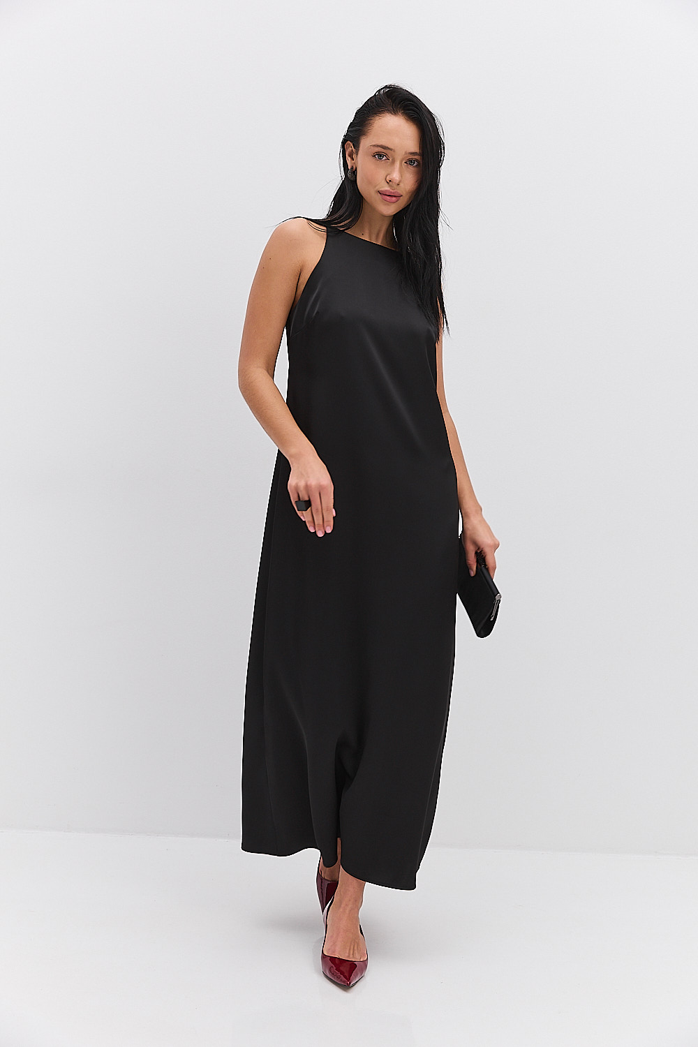 Довга вечірня сукня в білизняному стилі чорна