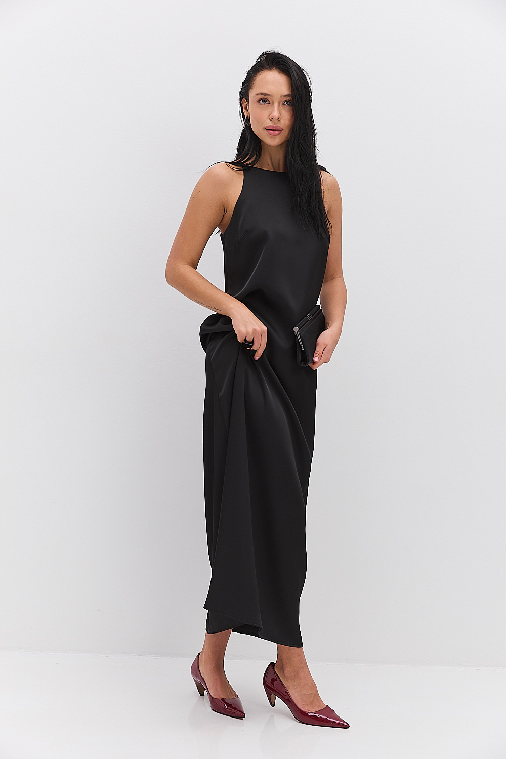 Довга вечірня сукня в білизняному стилі чорна