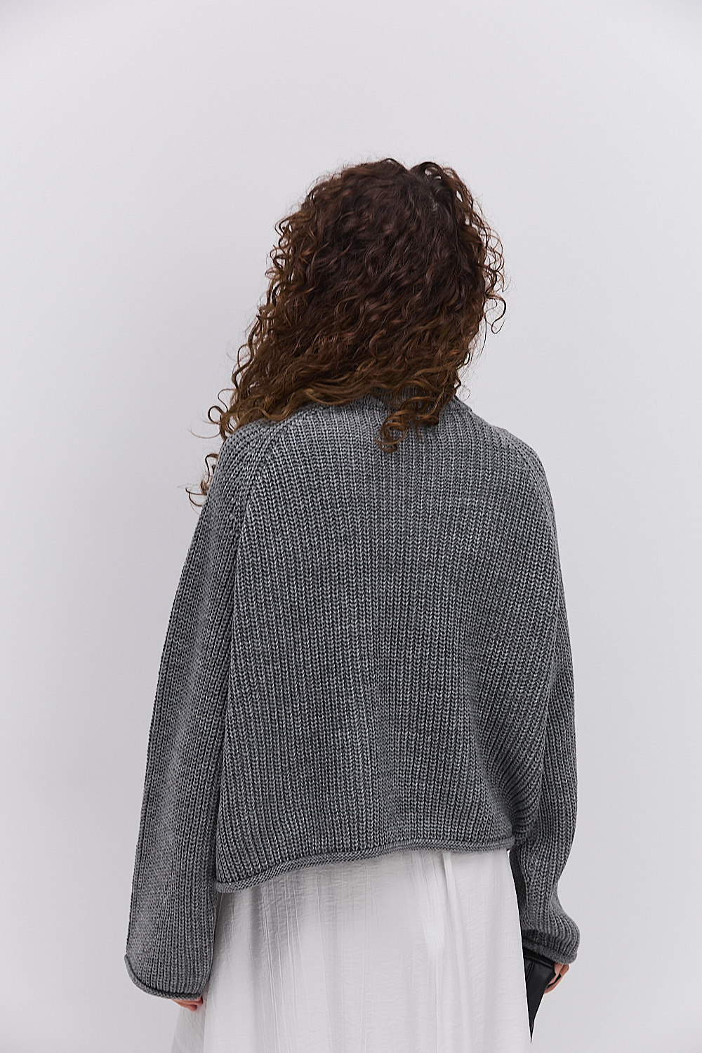 Жіночий в`язаний светр темно-сірий з рукавами-регланами