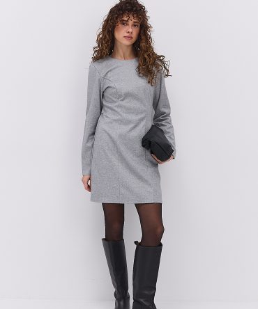 Коротка зимова сукня сіра з рельєфними швами