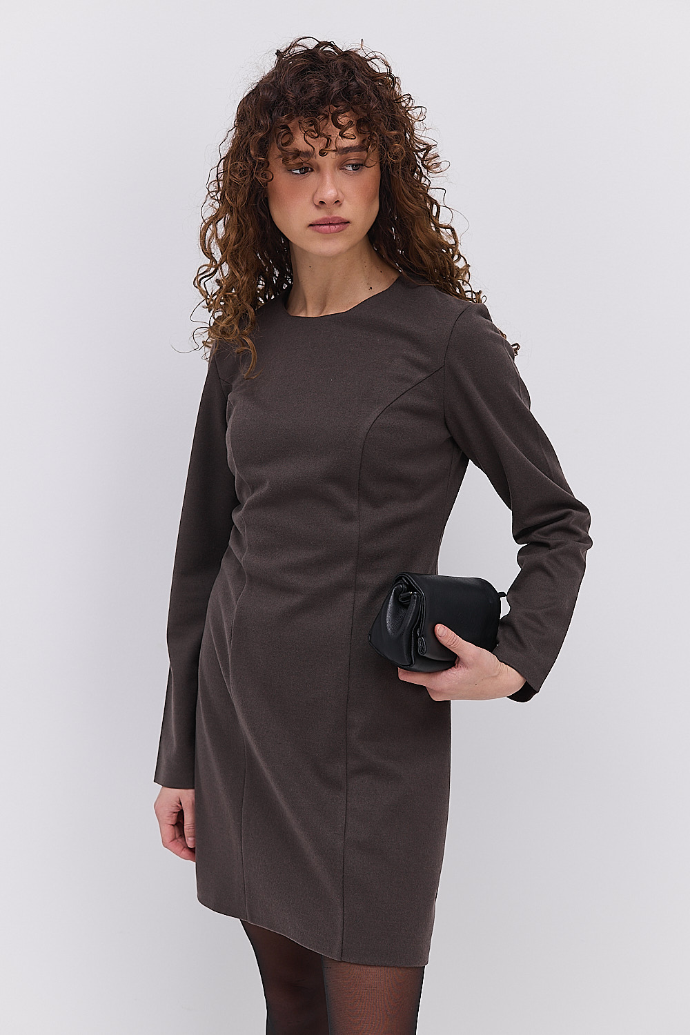 Коротка зимова сукня темно-кавова з рельєфними швами