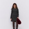 Коротка зимова сукня темно-сіра з рельєфними швами
