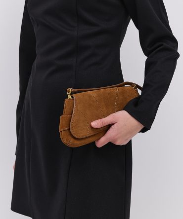 Коротка зимова сукня чорна з рельєфними швами