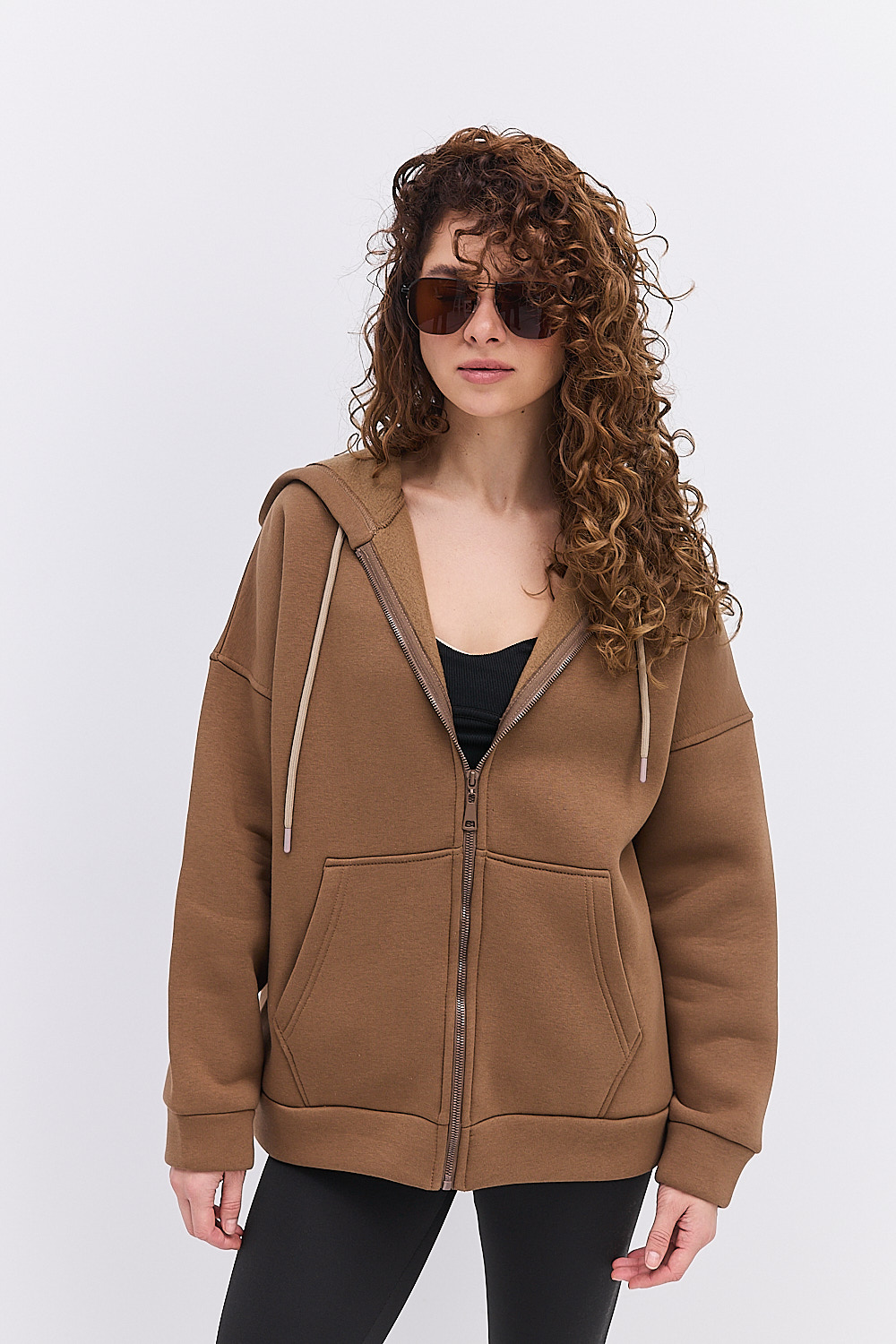 Жіночий утеплений світшот з капюшоном і блискавкою коричневий