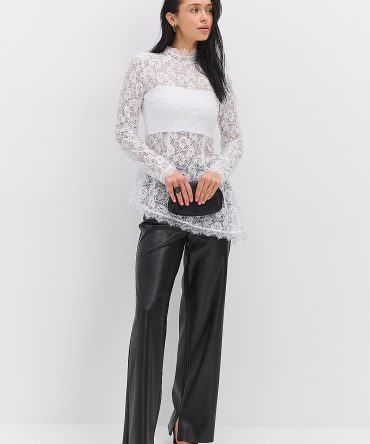 Мереживна блуза біла з асиметричним низом і топом у комплекті