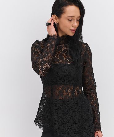Мереживна блуза чорна з асиметричним низом і топом у комплекті