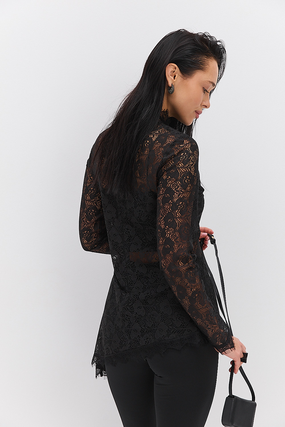 Мереживна блуза чорна з асиметричним низом і топом у комплекті