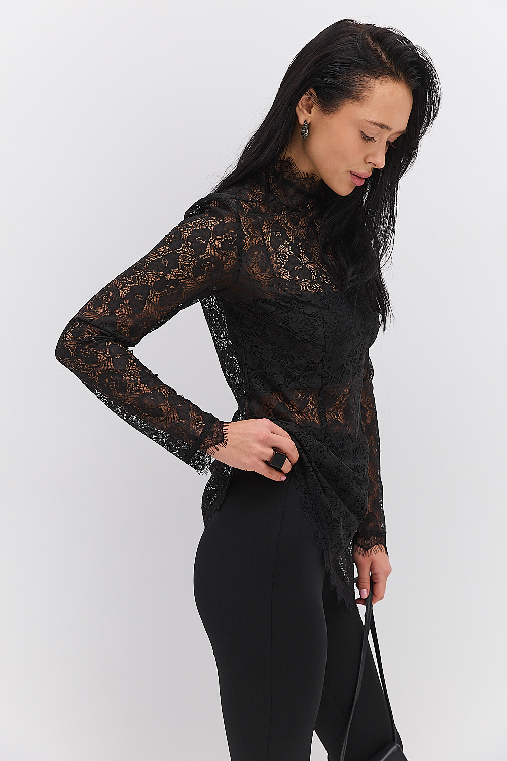 Мереживна блуза чорна з асиметричним низом і топом у комплекті