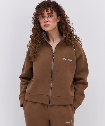 Жіночий спортивний костюм зимовий коричневий з вишивкою That girl