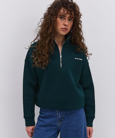 Жіночий утеплений з світшот з коміром на блискавці темно-зелений з принтом Do not overthink