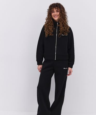 Жіночий спортивний костюм зимовий чорний з вишивкою That girl