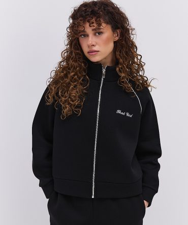 Жіночий спортивний костюм зимовий чорний з вишивкою That girl