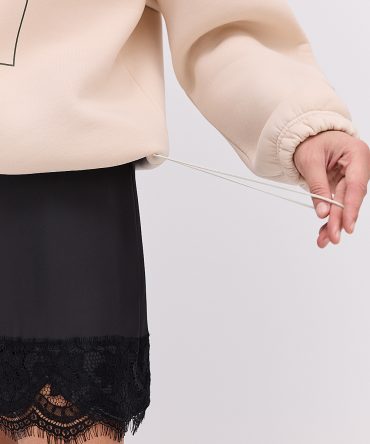 Жіночий утеплений світшот світло-бежевий з принтом CHILI