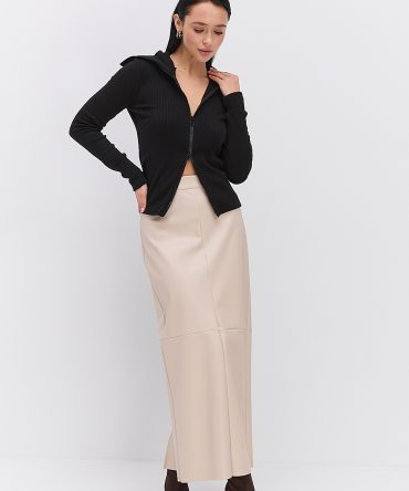 Жіноча трикотажна кофта на блискавці чорна з високим коміром