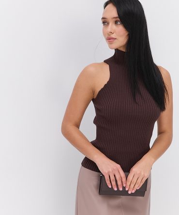 Жіночий в`язаний топ без рукавів коричневий