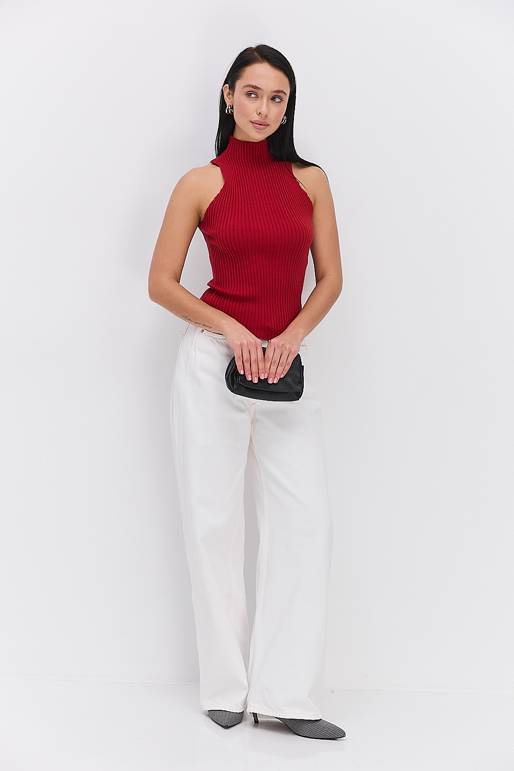 Жіночий в`язаний топ без рукавів темно-червоний