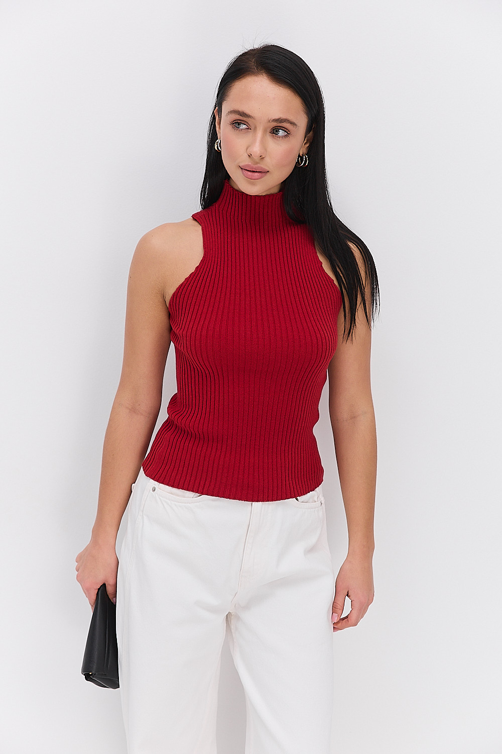 Жіночий в`язаний топ без рукавів темно-червоний