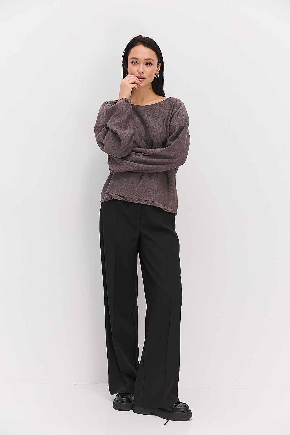 Жіночий в`язаний джемпер oversize світло-коричневий