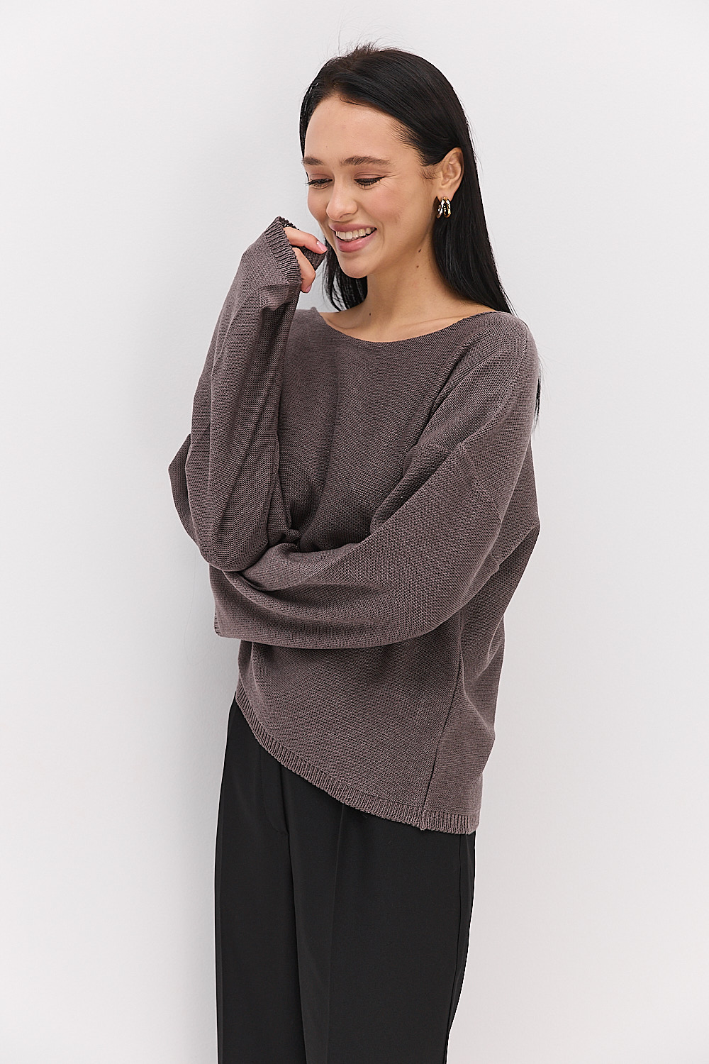 Жіночий в`язаний джемпер oversize світло-коричневий