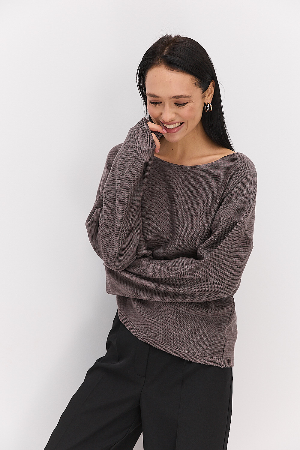 Жіночий в`язаний джемпер oversize світло-коричневий