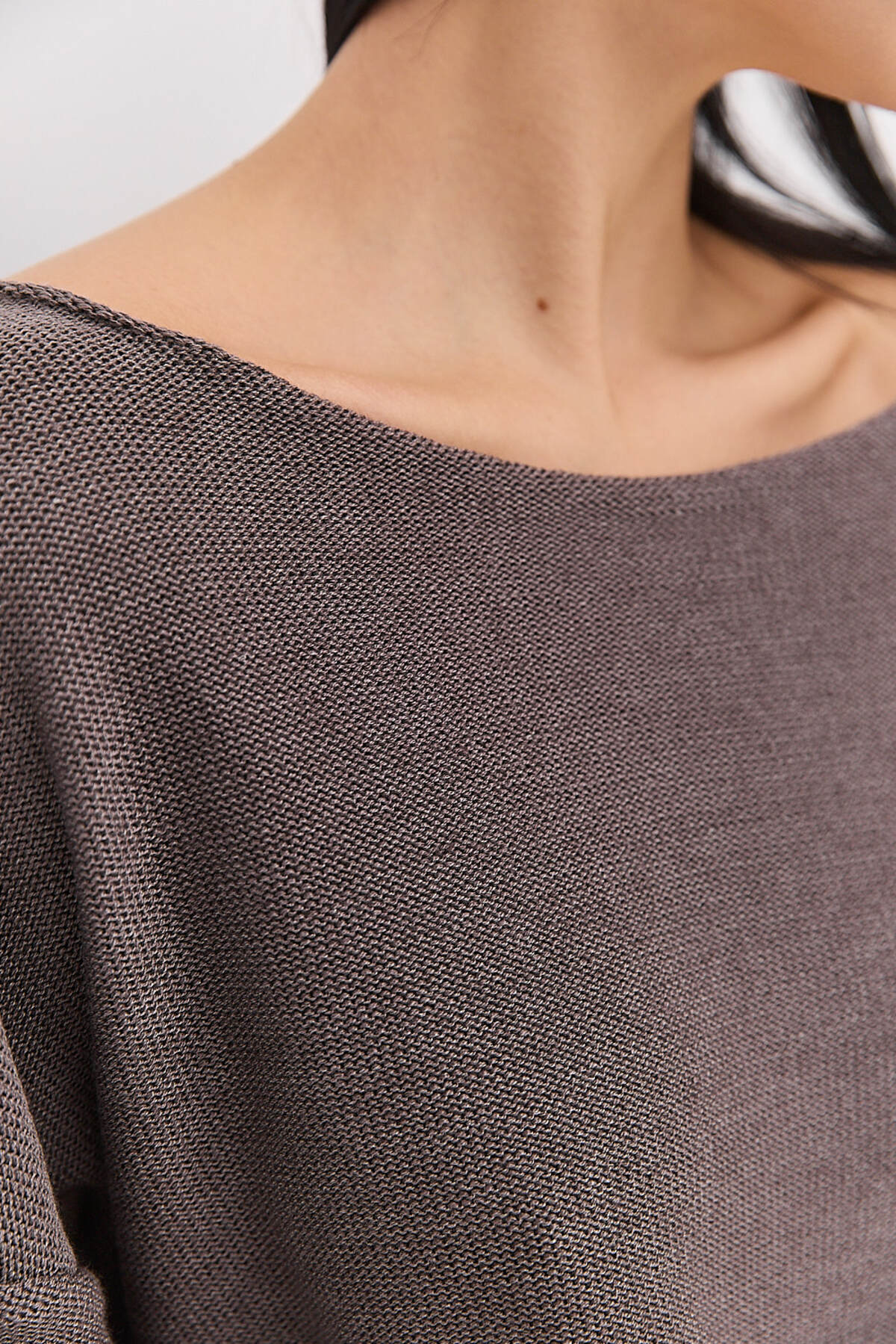 Жіночий в`язаний джемпер oversize світло-коричневий