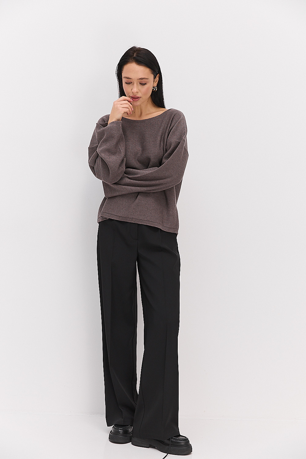 Жіночий в`язаний джемпер oversize світло-коричневий