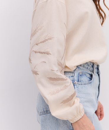 Жіноча сорочка-вишиванка світло-бежева з бежевими колосками гладдю