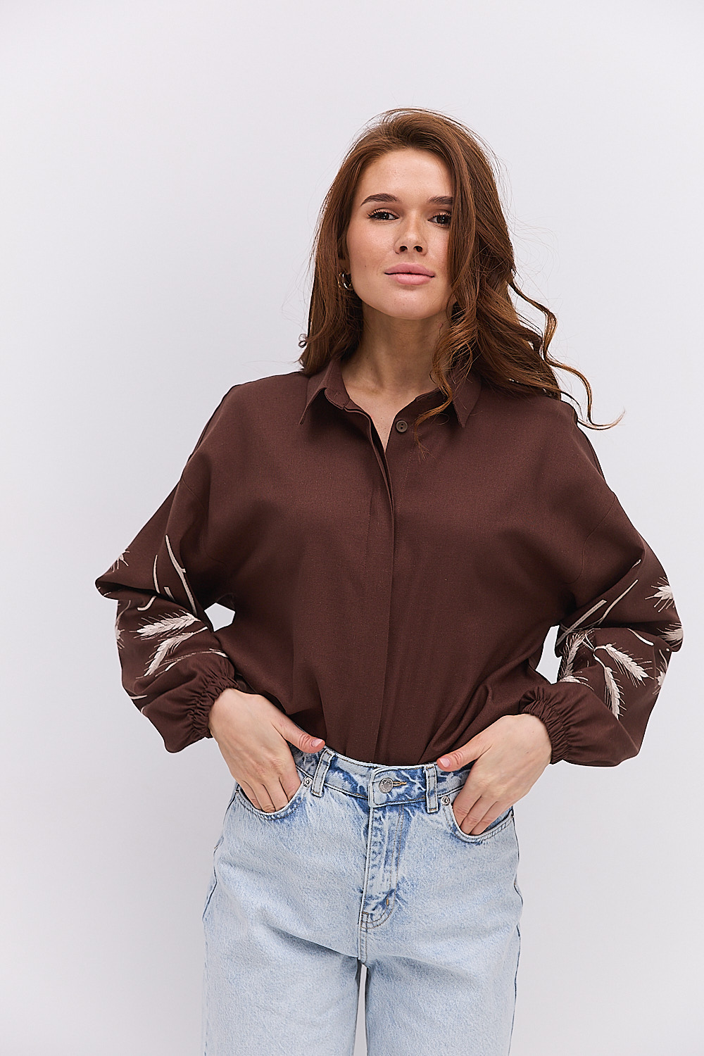 Жіноча сорочка-вишиванка шоколадна з бежевими колосками гладдю