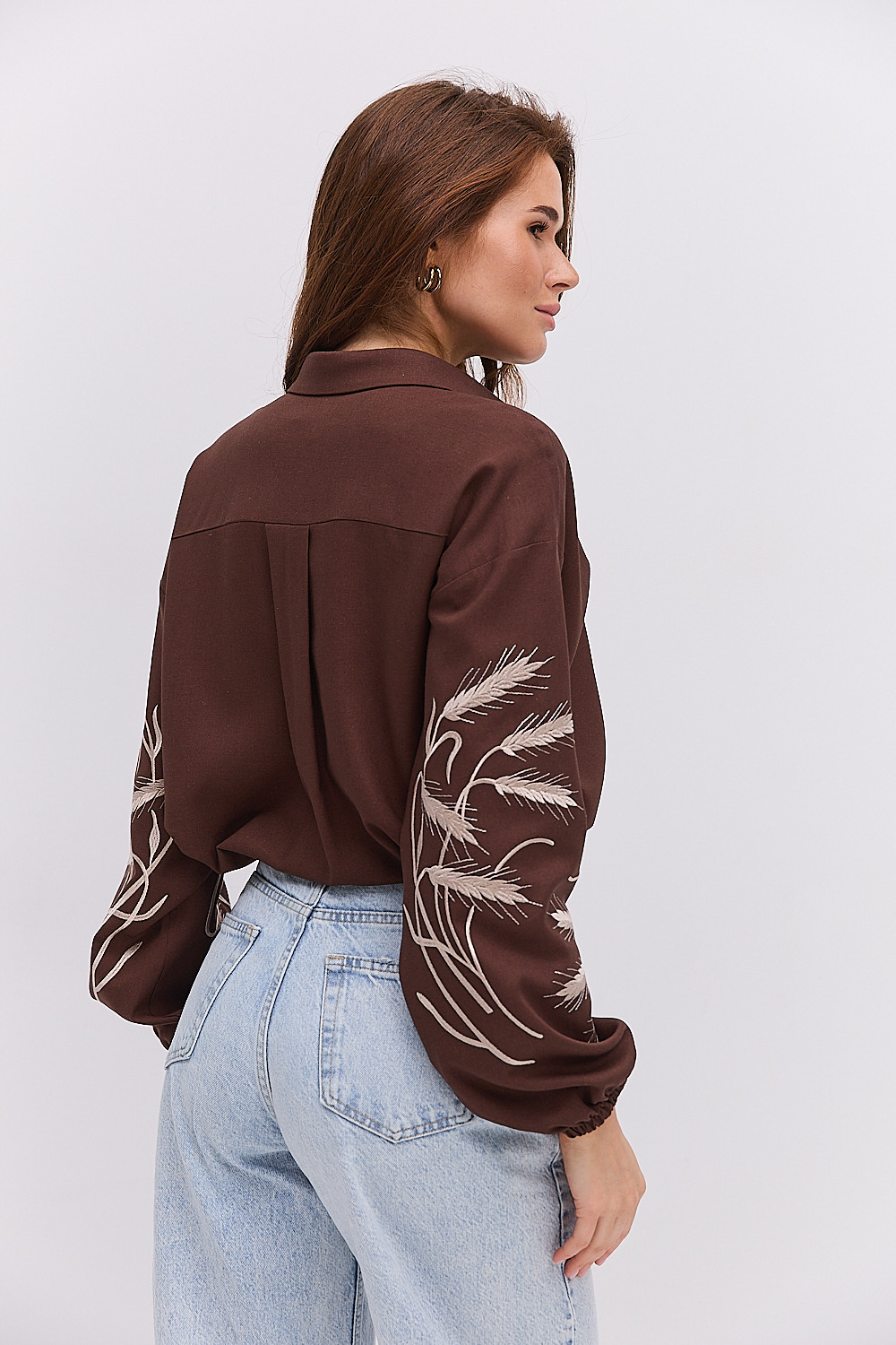 Жіноча сорочка-вишиванка шоколадна з бежевими колосками гладдю