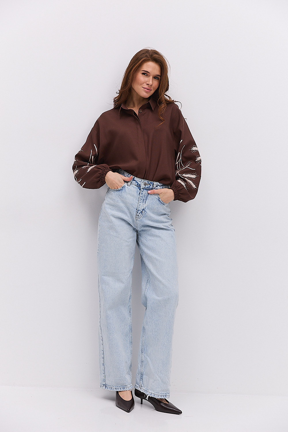 Жіноча сорочка-вишиванка шоколадна з бежевими колосками гладдю