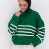 Жіночий в`язаний светр оверсайз світло-зелений в молочну смужку