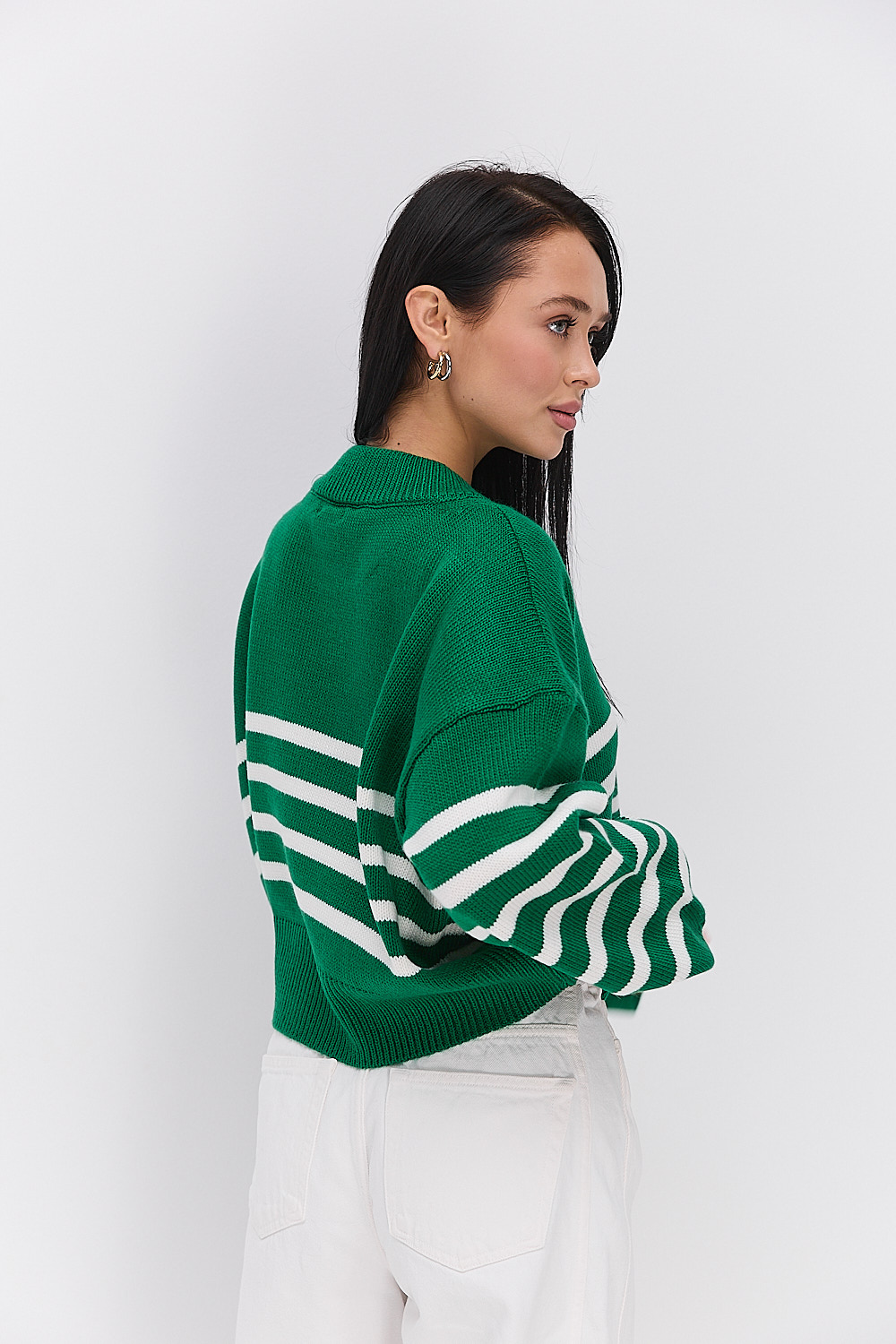 Жіночий в`язаний светр оверсайз світло-зелений в молочну смужку