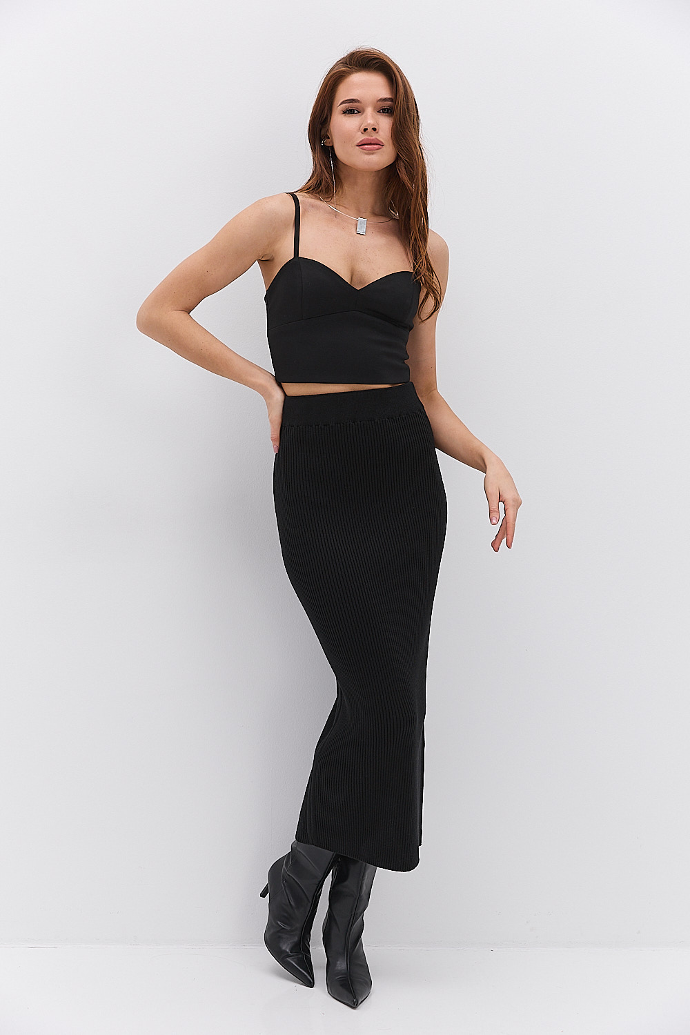 Короткий топ-бюст`є чорний з блискавкою на спині