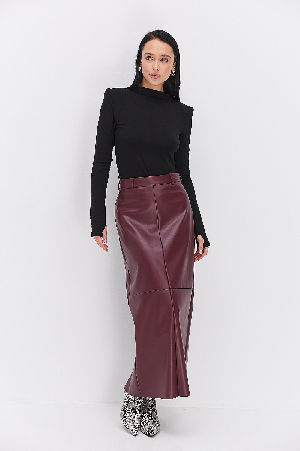 Довга спідниця-олівець з екошкіри бордового кольору