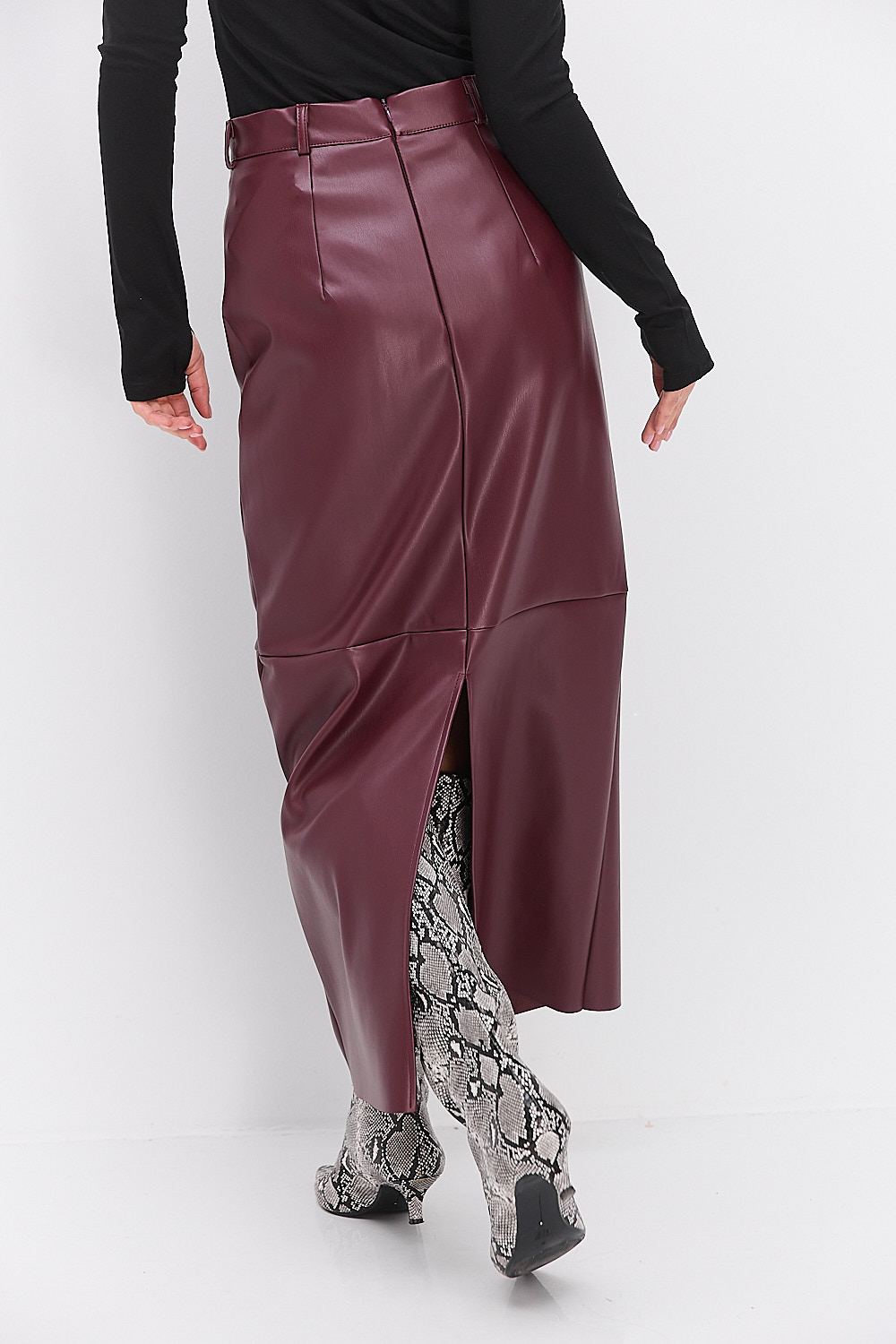 Довга спідниця-олівець з екошкіри бордового кольору